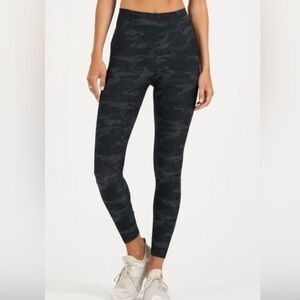 Vuori Black Camouflage Leggings